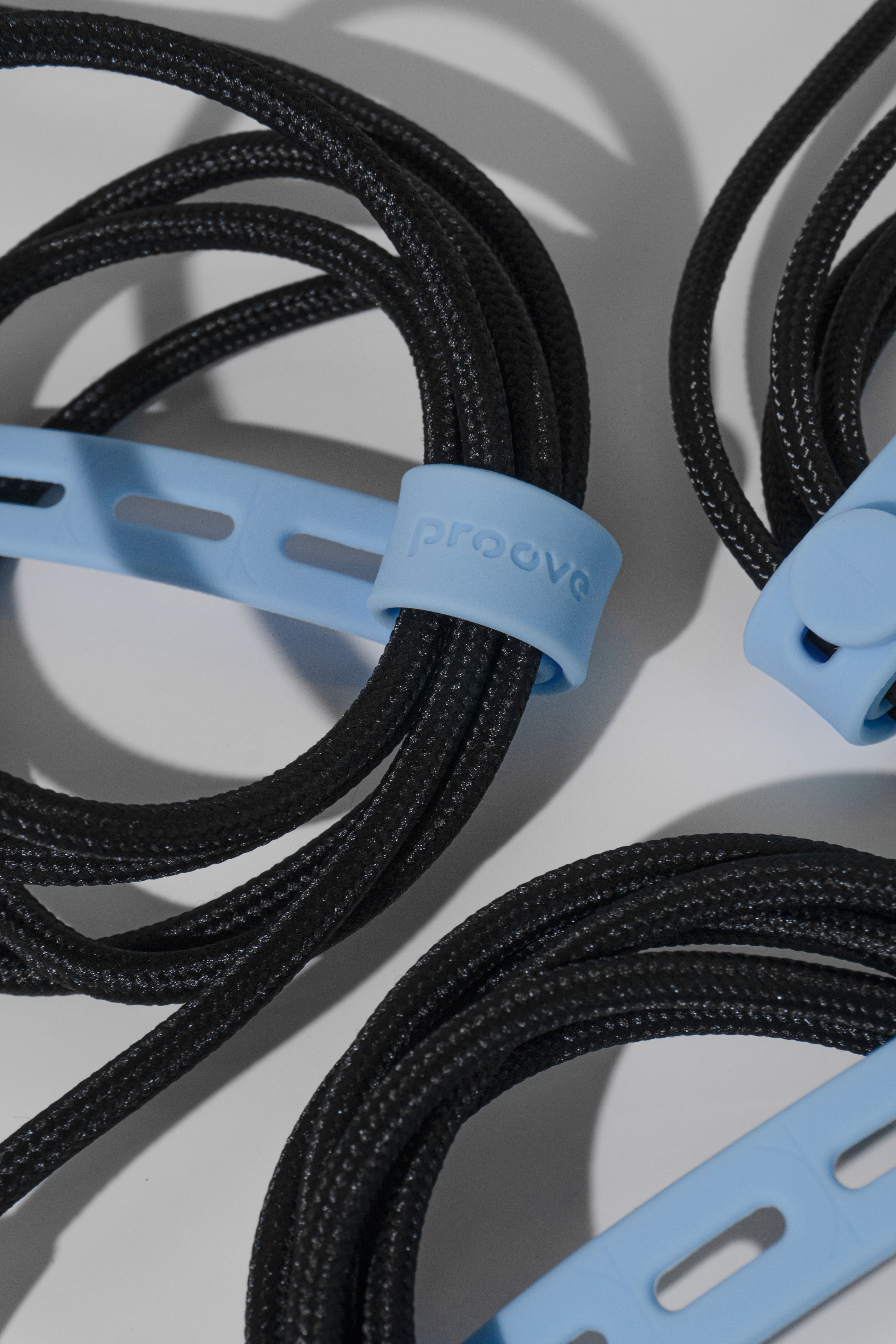 Cable Proove Triple Connection 3 in 1 Type-C + Micro USB + Lightning (1,2m) - Black Cable Proove Triple Connection 3 in 1 Type-C + Micro USB + Lightning (1,2m) - Black