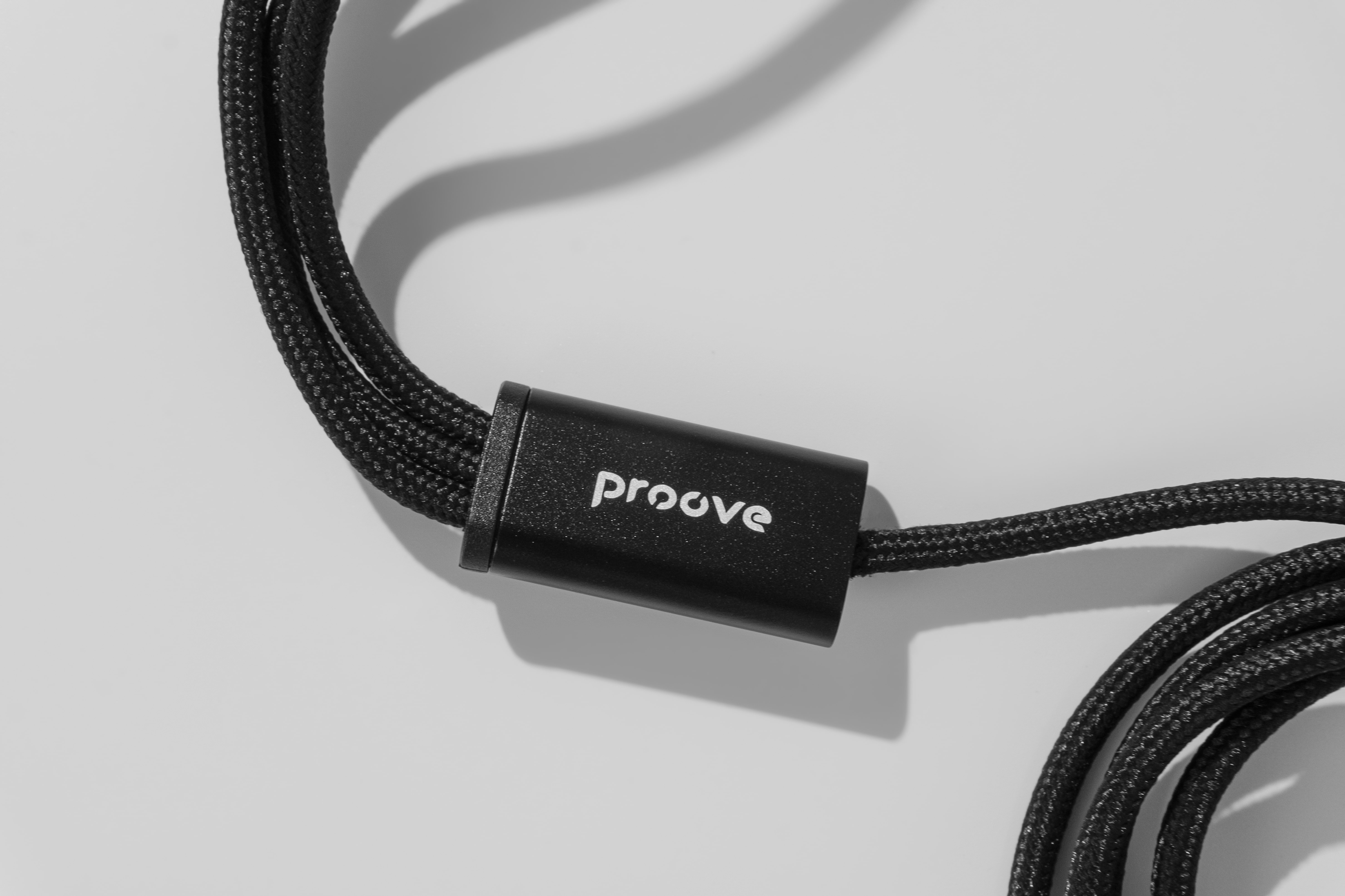 Cable Proove Triple Connection 3 in 1 Type-C + Micro USB + Lightning (1,2m) - Black Cable Proove Triple Connection 3 in 1 Type-C + Micro USB + Lightning (1,2m) - Black