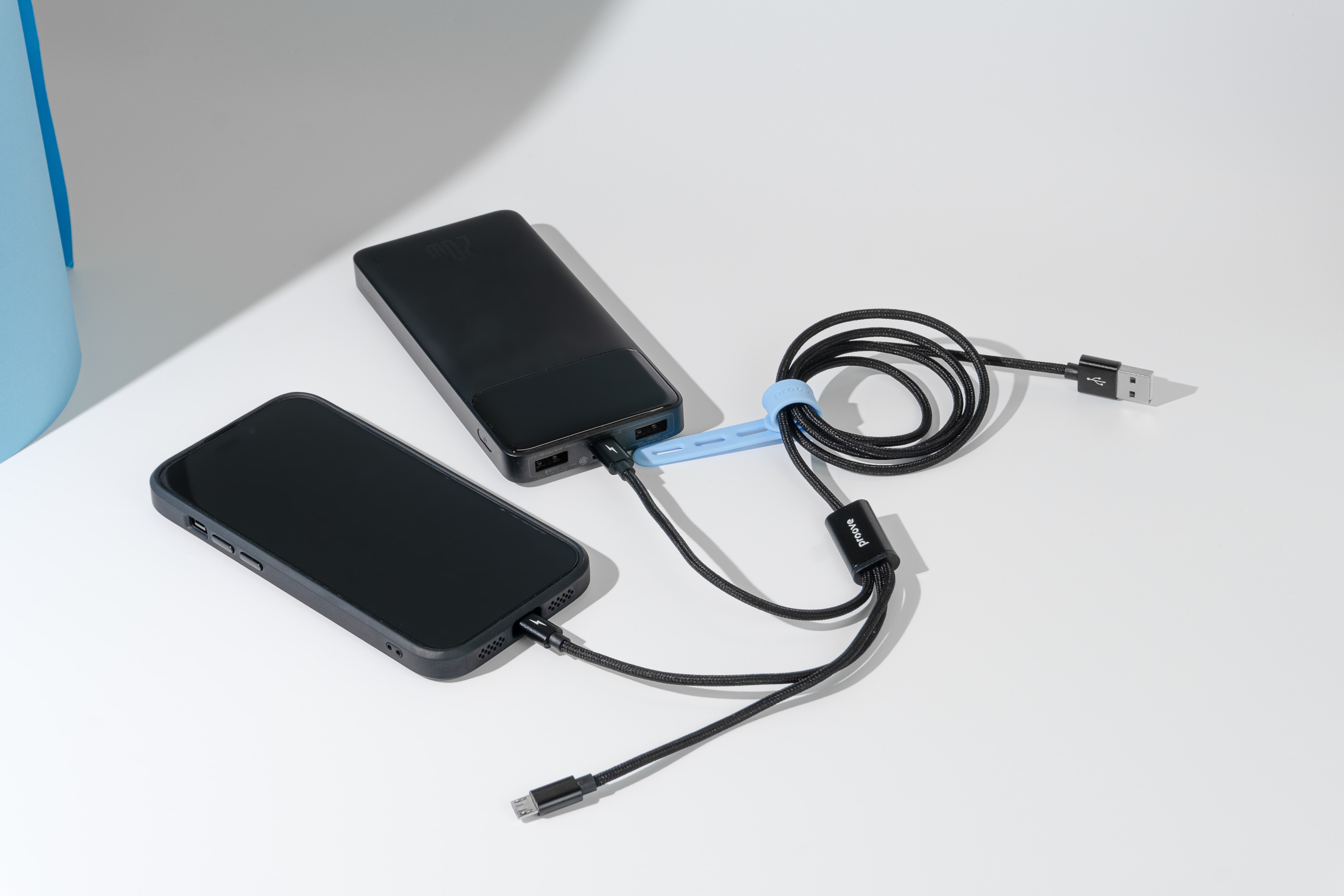 Cable Proove Triple Connection 3 in 1 Type-C + Micro USB + Lightning (1,2m) - Black Cable Proove Triple Connection 3 in 1 Type-C + Micro USB + Lightning (1,2m) - Black