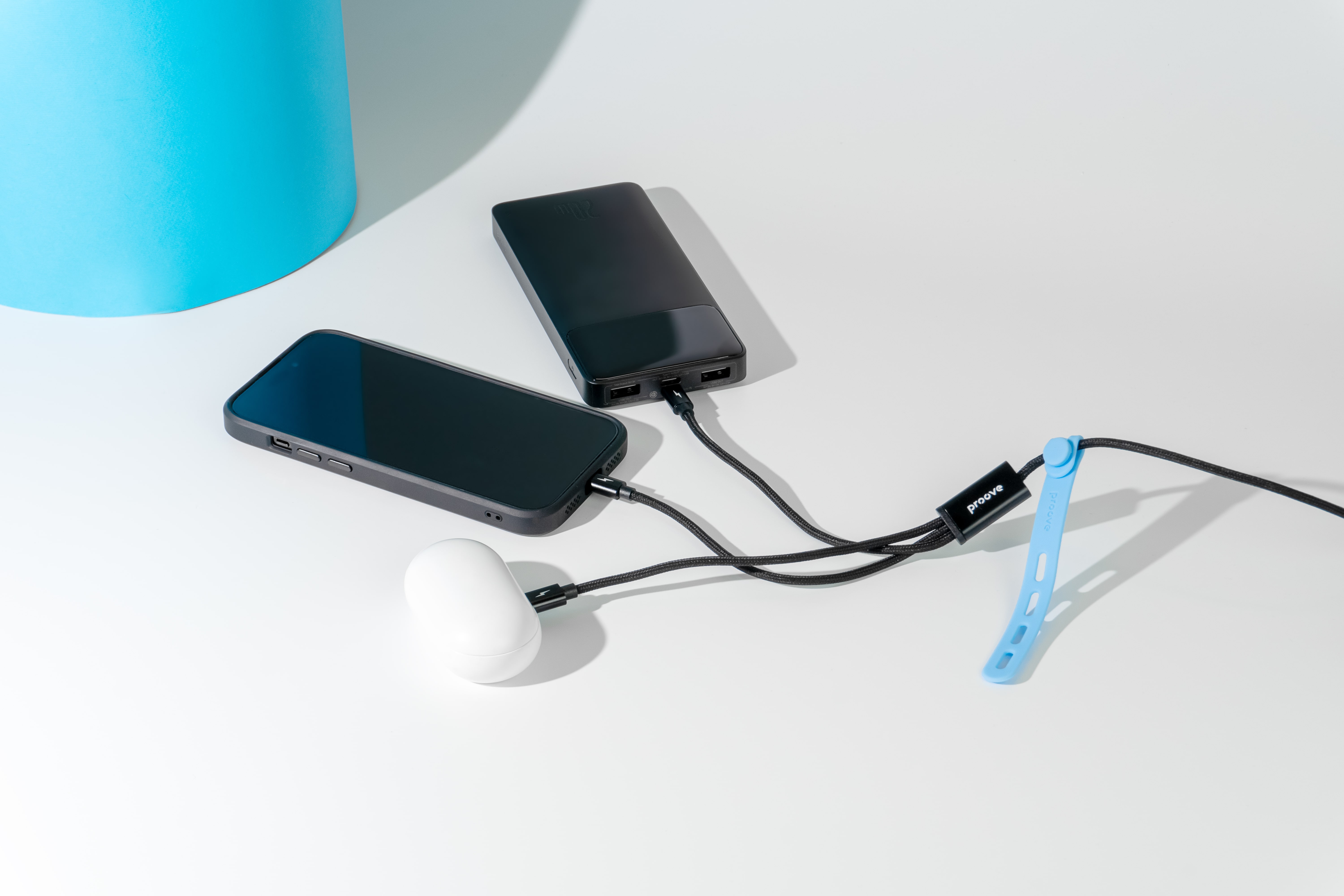 Cable Proove Triple Connection 3 in 1 Type-C + Micro USB + Lightning (1,2m) - Black Cable Proove Triple Connection 3 in 1 Type-C + Micro USB + Lightning (1,2m) - Black